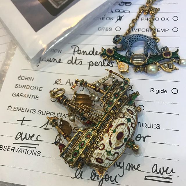 Typical XIXe century pendents inspired by #renaissance in the @artcurial__ @hotelhermitagemc next auction. The exhibition starts tomorrow at #hoteldassault 
__________
#etvoguelenavire #enamel #historicism #vessel #francois1er #salamander #historyofjewelry