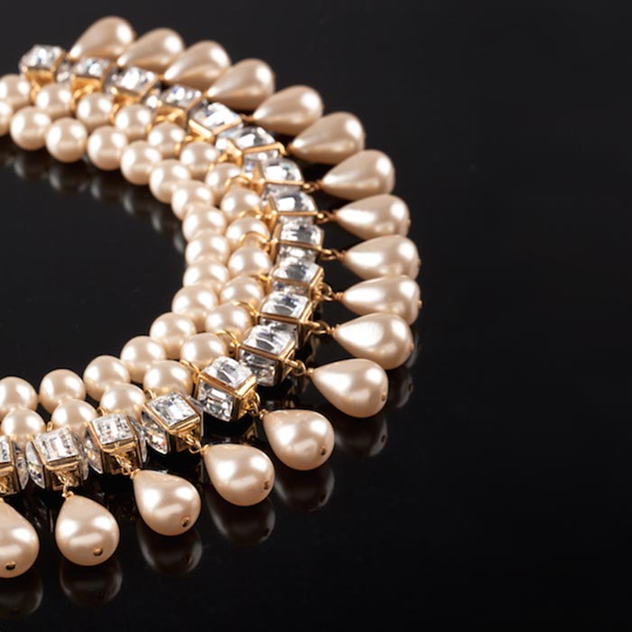 Chanel fashion jewelry at the Hôtel Drouot - The French Jewelry Post by  Sandrine Merle