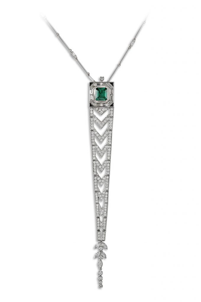 Alexandre Vauthier for Mellerio - In the middle, a 3.49-carat Colombian emerald