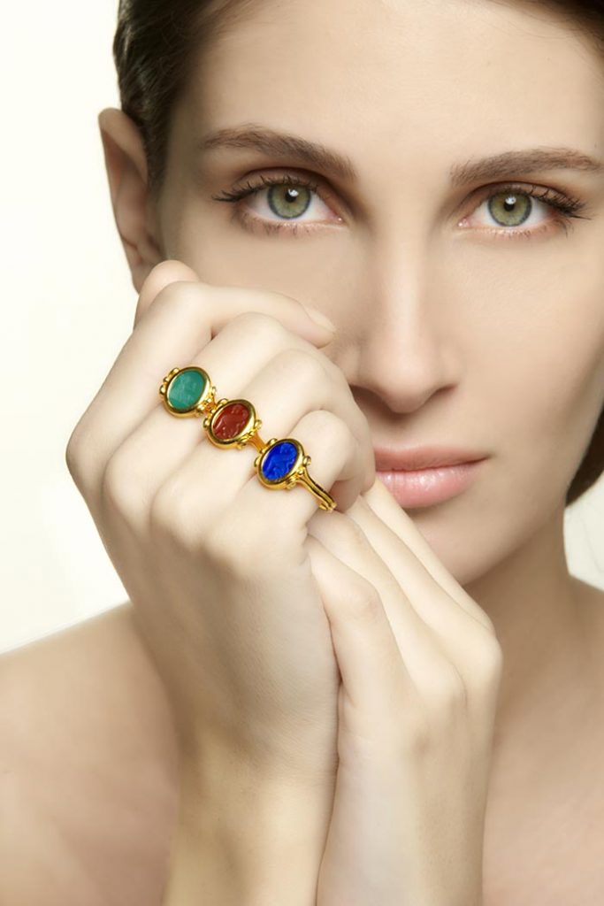 Signet rings made of gold, agate, cornelian and lapis lazuli