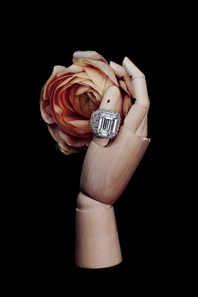 Buccellati - Bague en ors gris et jaune, avec au centre un diamant de 15,40 carats
