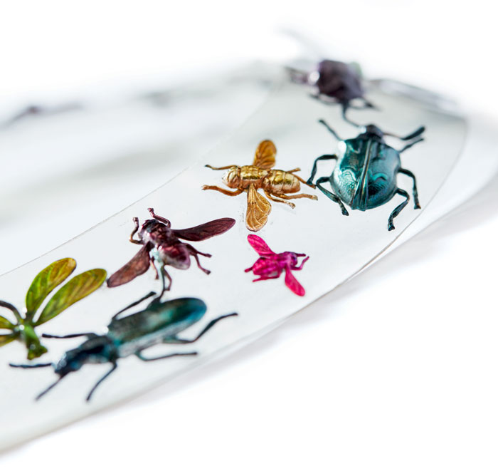 sothebys-SCHIAPARELLI_Collier-Rhodoid-insect-collection-paienne-sandrine-merle-the-french-jewelry-post