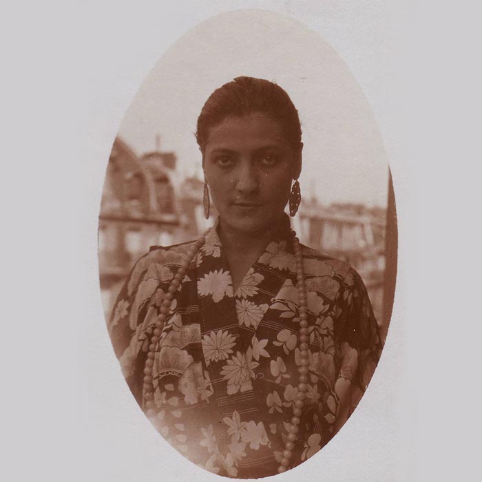 suzanne-belperron-portrait-medaillon