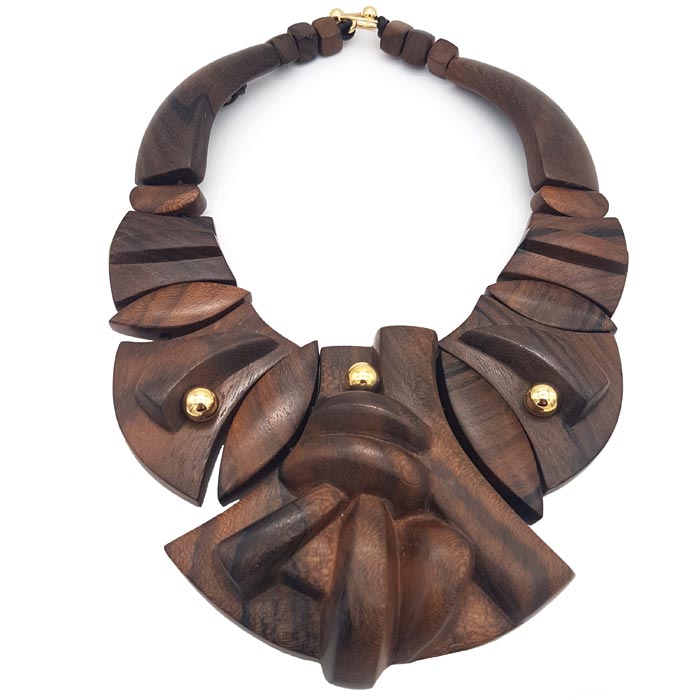 sophia-vari-bijoux-artiste-grece-collier-plastron-hyperion-grece-galerie-minimasterpiece-sandrine-merle-the-French-jewelry-post
