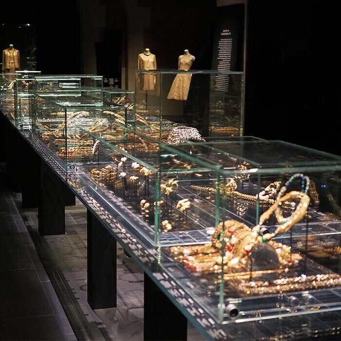 back-to-museum-paris-jewelry-exhibition-sandrine-merle-the-french-jewelry-post