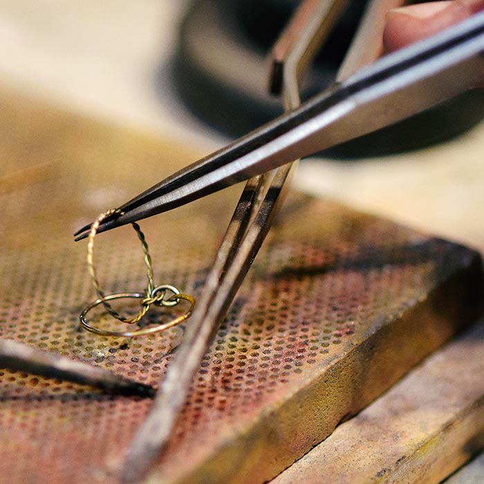 jewelry-repair-service-tips-Nadia-azoug-petit-monsieur-paris-the-french-jewerly-post