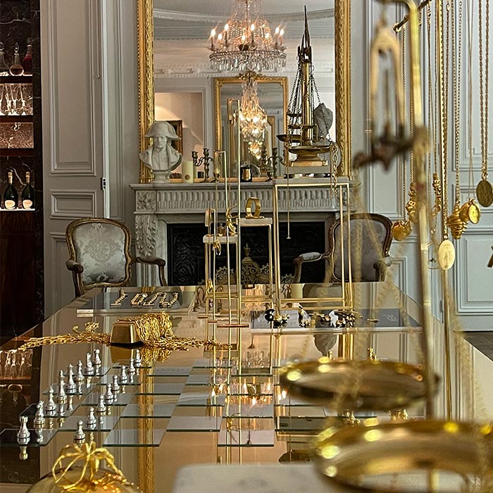 mene-diana-picasso-paris-gold-mise-en-avant