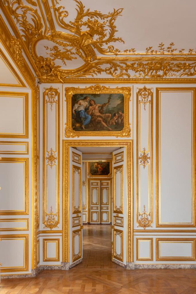 Gilding restoration work by Atelier Meriguet-Carrère at the Château de Versailles