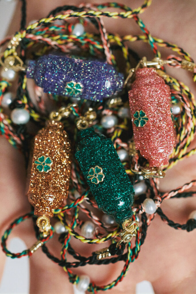 Marie Lichtenberg - "Raiz'In" pendants available in 4 colors