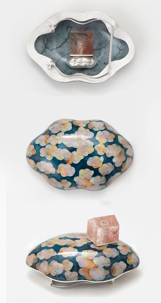 “Kumonoie” brooch by Aya Iwata, made of cloisonné enamel on fine silver